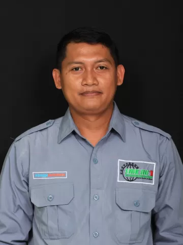 Khoirul Huda, S.Pd, S.H.